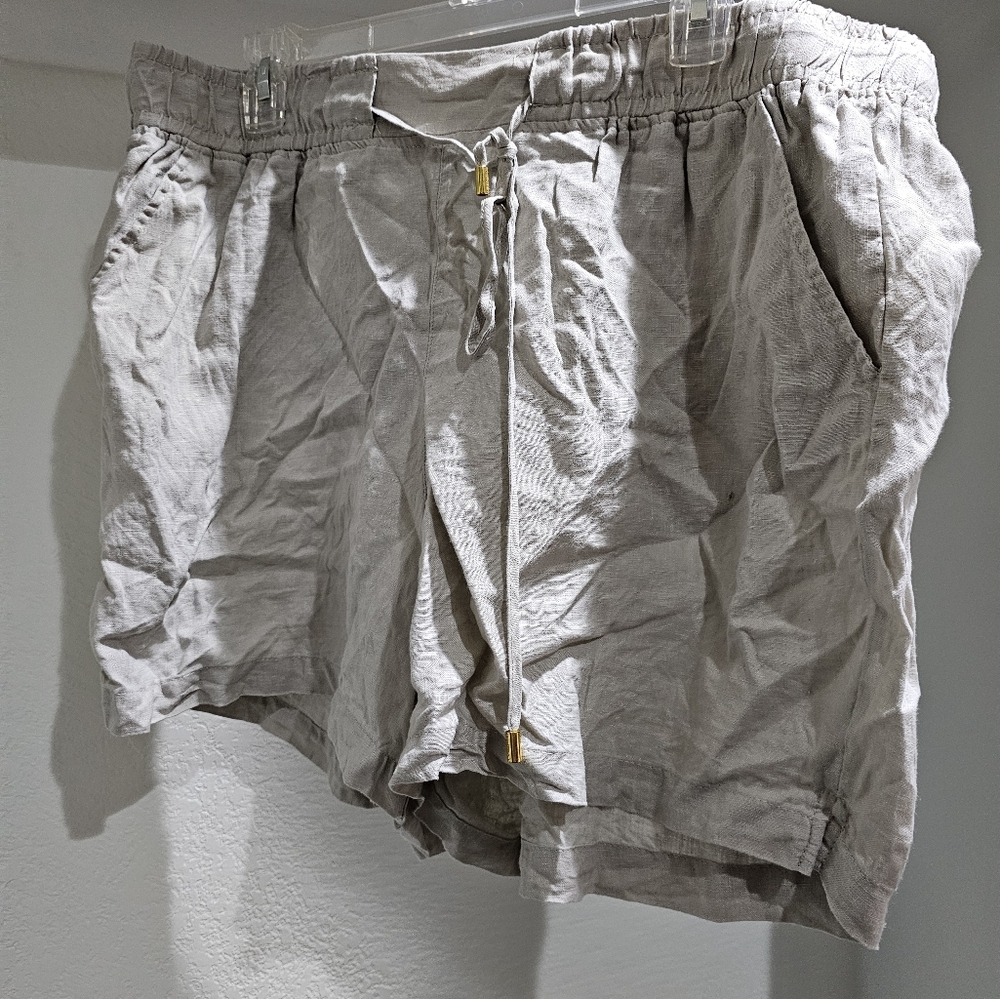 Ellen Tracy Linen shorts